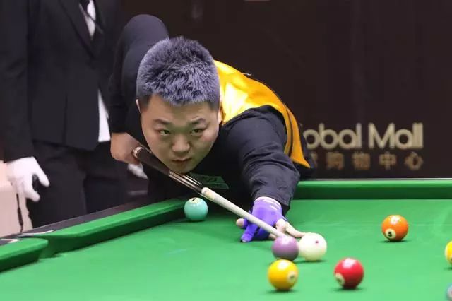 不断在两翼 不断在两翼