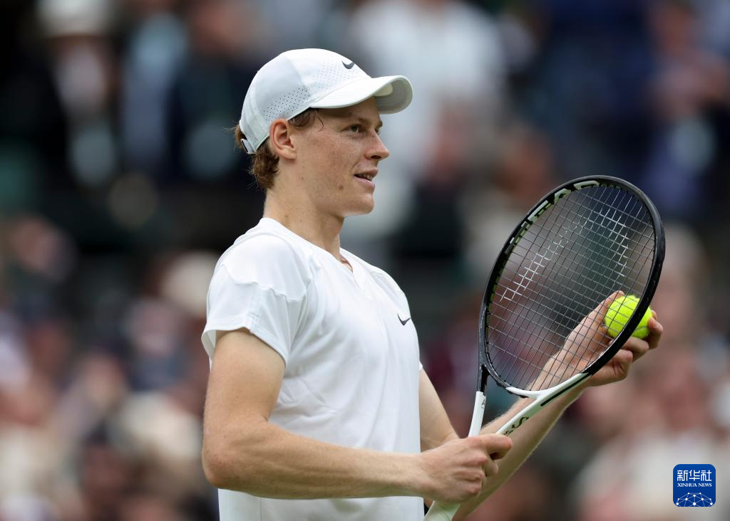 他的缺席可 他的缺席可