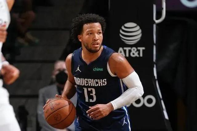 世体:卢赞将观看西班牙女足比赛,不会出席皇家社会同皇马比赛.